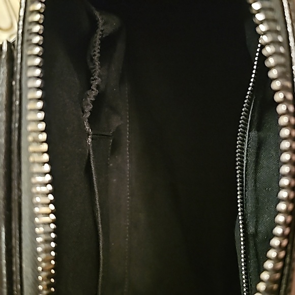 Authentic Givenchy Antigona Small in Smooth Black - Picture 11 of 16